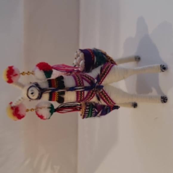 Llama Peruvian Ornament figure handcrafted of wool & yarn - Picture 3 of 8